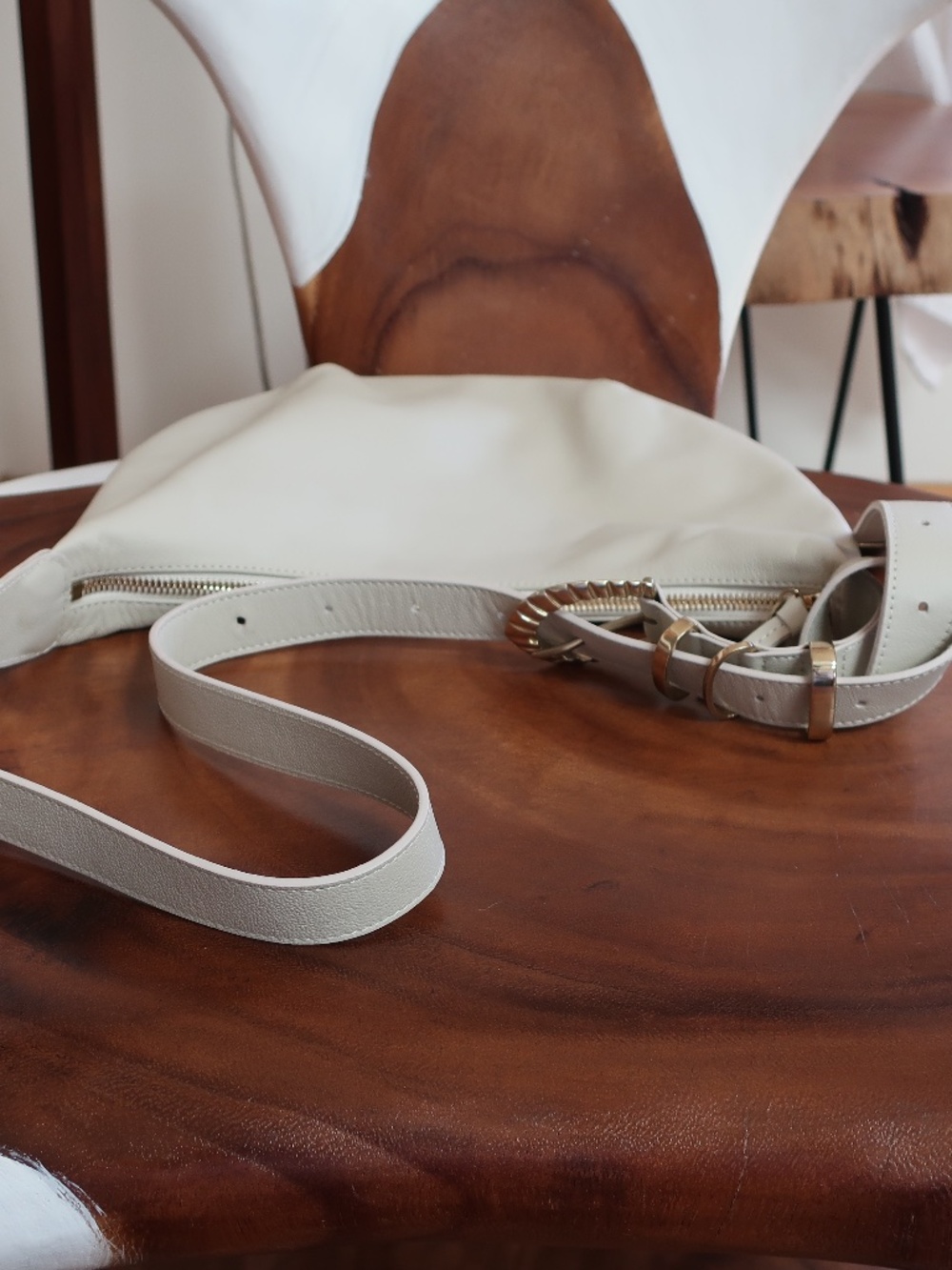 Natalie Borton Designs Sera Crescent Bag in Bone Leather - Picture 4 of 11
